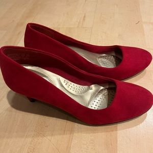 Short kitten heels dexflex comfort size 7 1/2 women’s